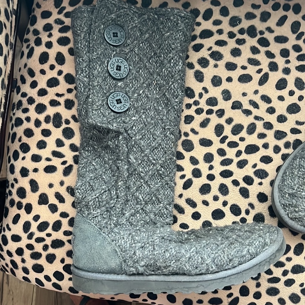 UGG- sweater boots- size 8- like new!